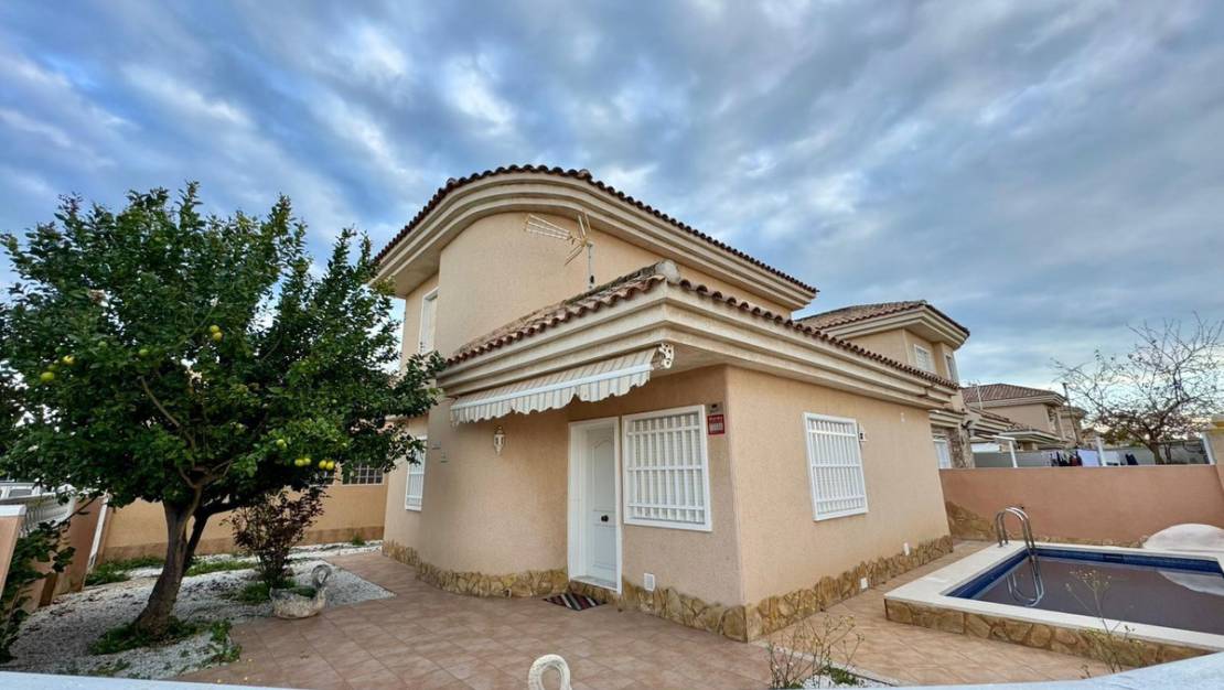 Sale - Villa - Torrevieja - Torrevieja Centro