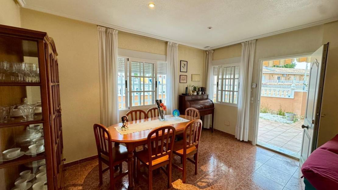 Sale - Villa - Torrevieja - Torrevieja Centro