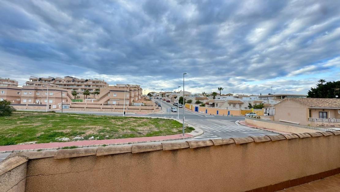 Sale - Villa - Torrevieja - Torrevieja Centro