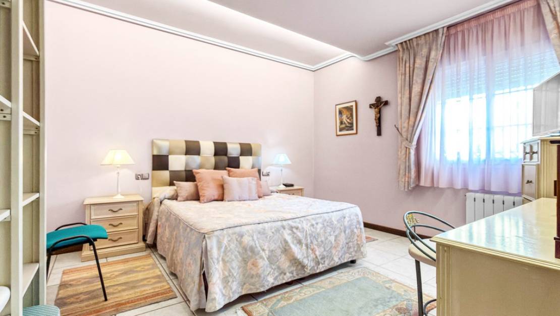 Sale - Villa - Torrevieja - Torrevieja Centro