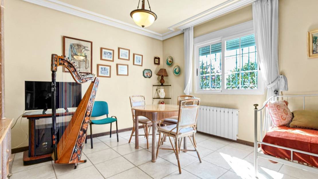 Sale - Villa - Torrevieja - Torrevieja Centro