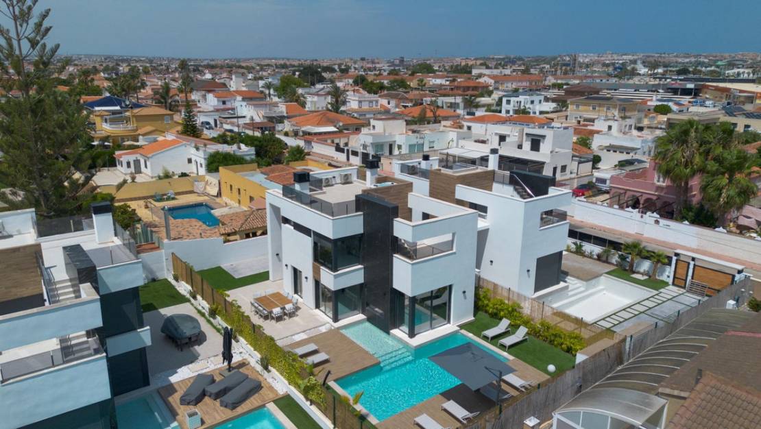 Sale - Villa - Torrevieja - Torrevieja Centro