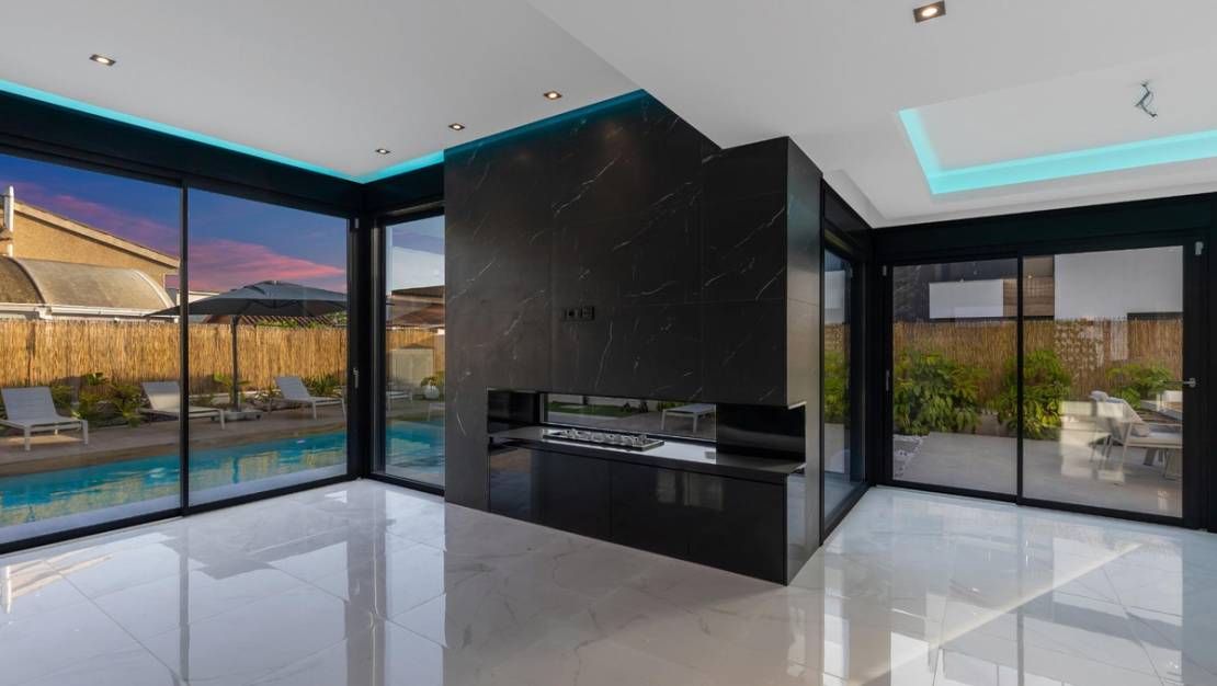 Sale - Villa - Torrevieja - Torrevieja Centro
