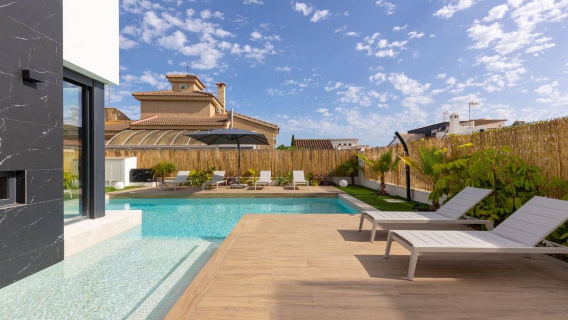 Sale - Villa - Torrevieja - Torrevieja Centro