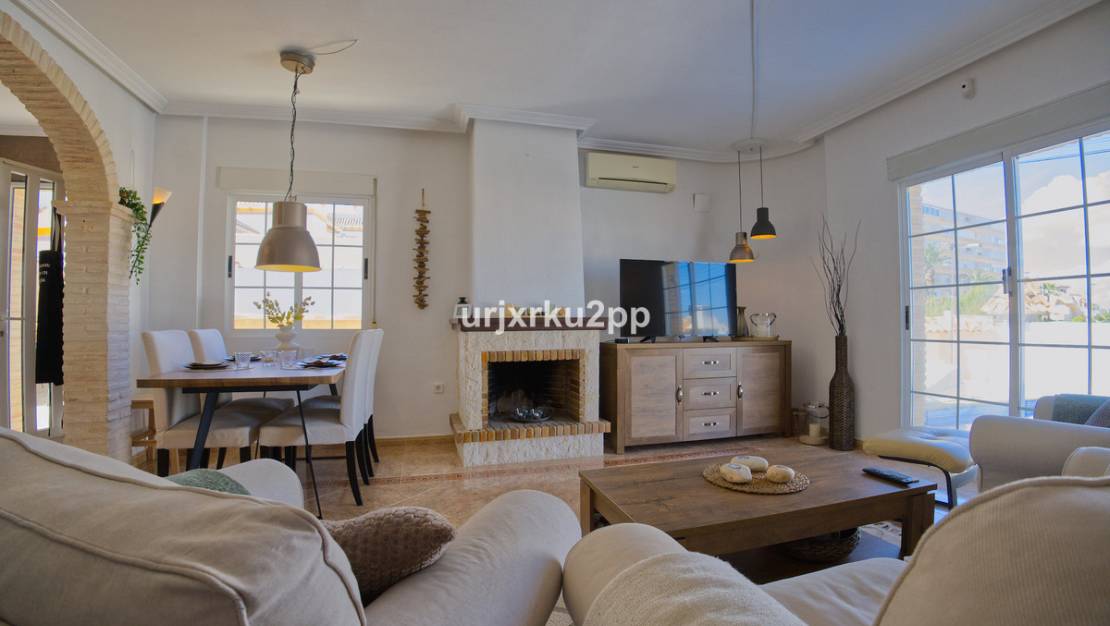 Sale - Villa - Torrevieja - Torrevieja Centro