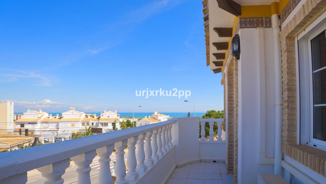 Sale - Villa - Torrevieja - Torrevieja Centro