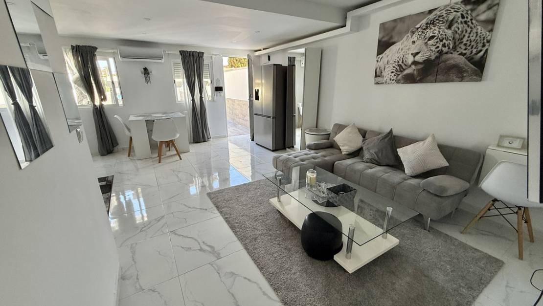 Sale - Villa - Torrevieja - Torrevieja Centro