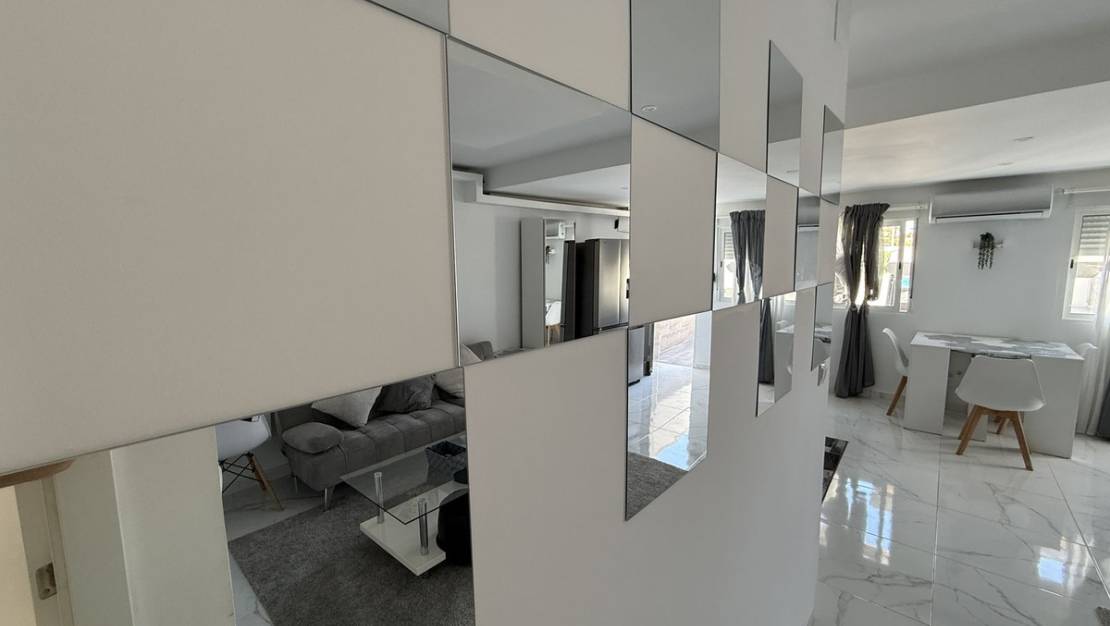 Sale - Villa - Torrevieja - Torrevieja Centro