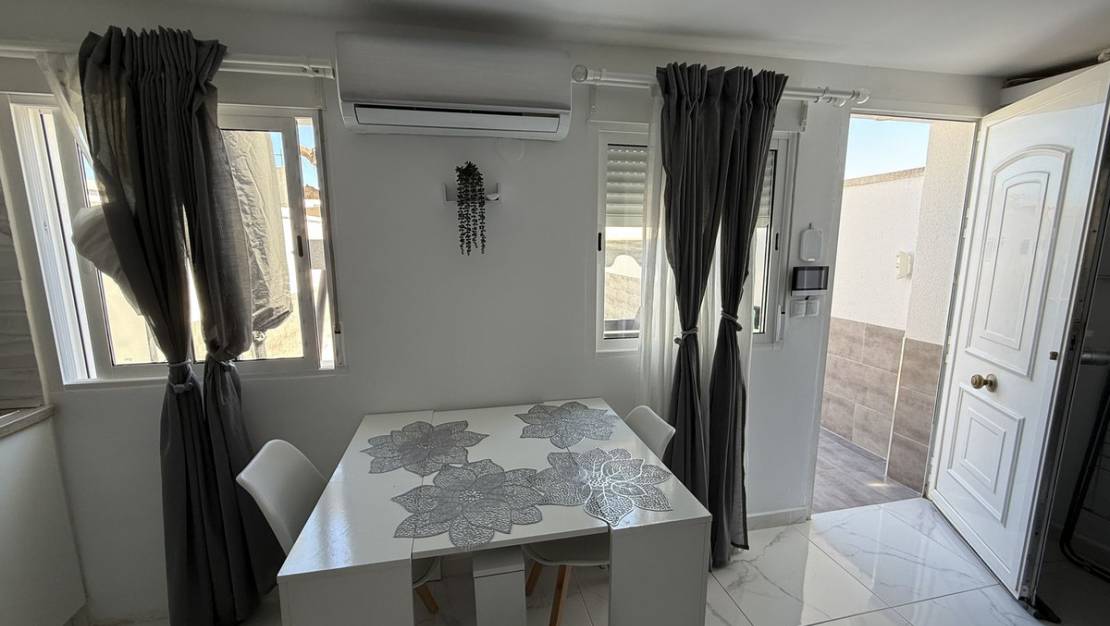 Sale - Villa - Torrevieja - Torrevieja Centro
