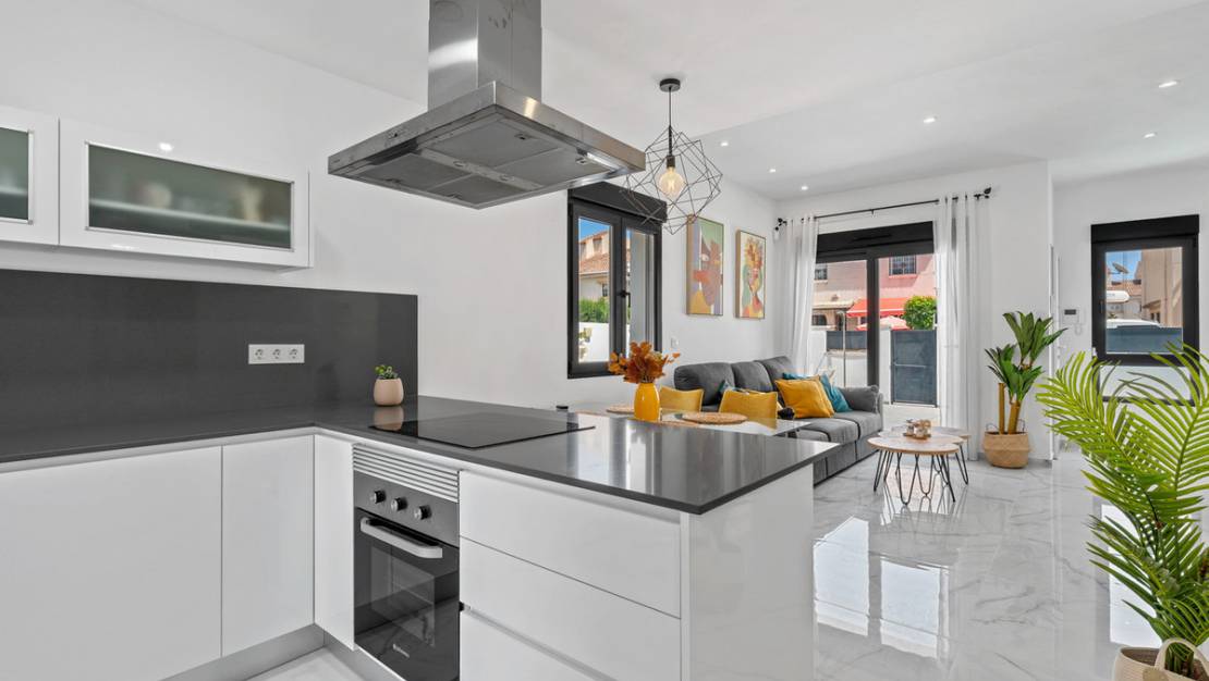 Sale - Villa - Torrevieja - Torrevieja Centro