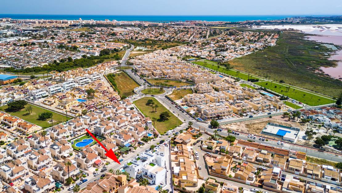 Sale - Villa - Torrevieja - Torrevieja Centro