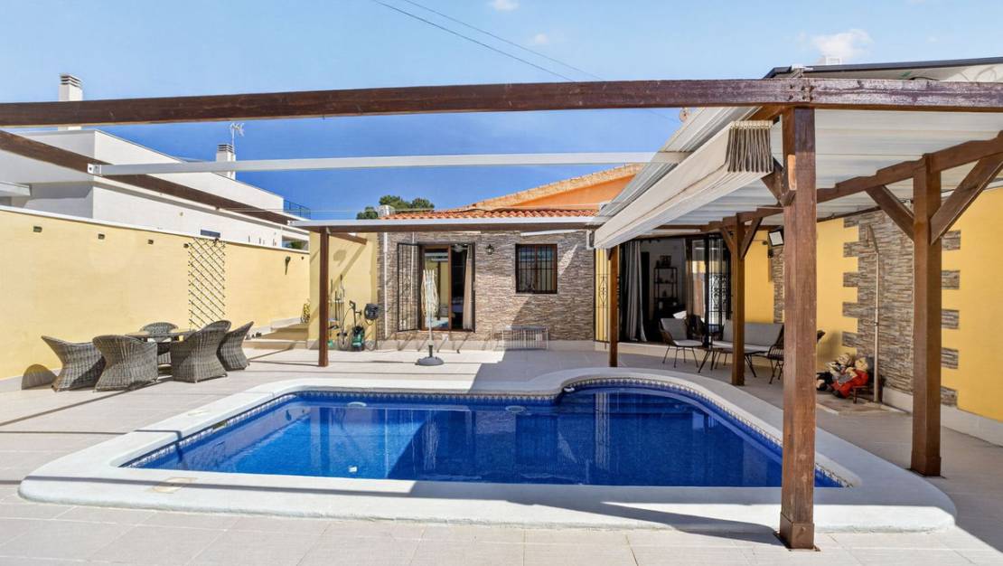 Sale - Villa - Torrevieja - Torrevieja Centro
