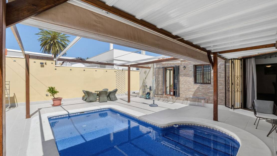 Sale - Villa - Torrevieja - Torrevieja Centro