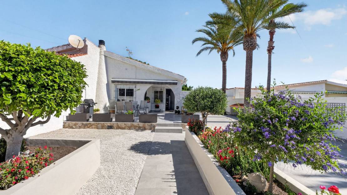 Sale - Villa - Torrevieja - Torrevieja Centro
