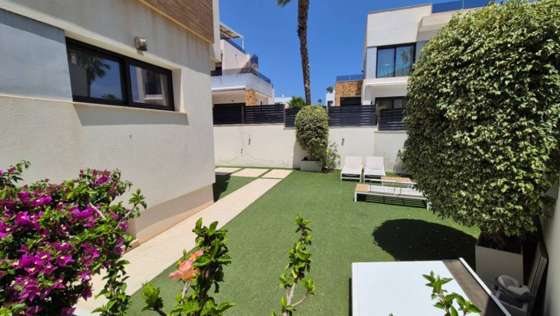 Sale - Villa - Torrevieja - Torrevieja Centro