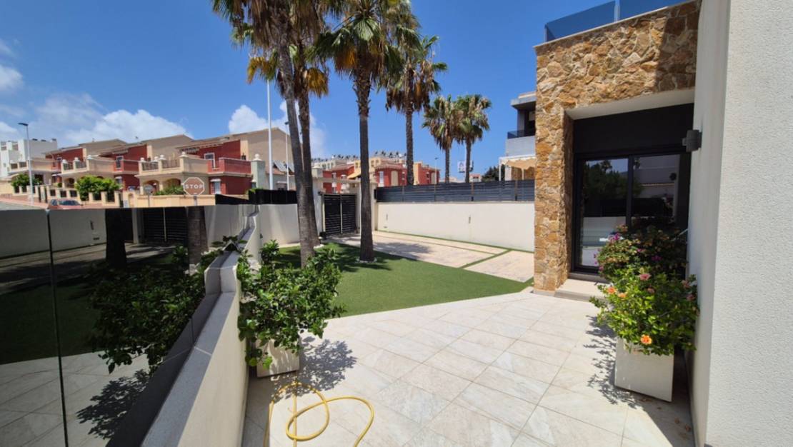 Sale - Villa - Torrevieja - Torrevieja Centro