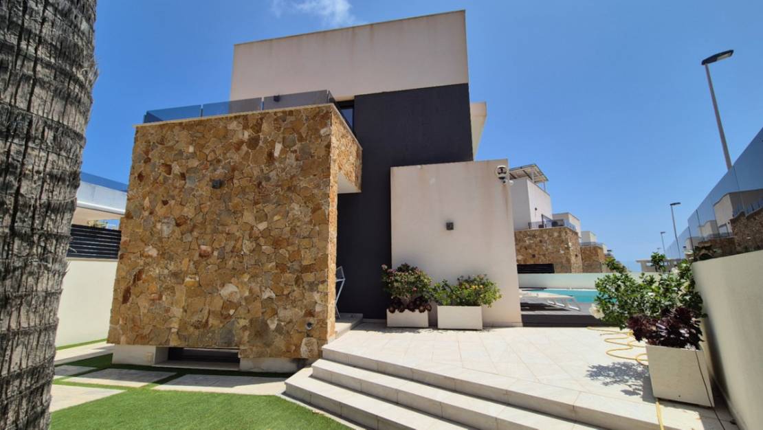 Sale - Villa - Torrevieja - Torrevieja Centro