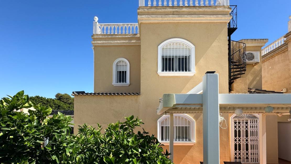 Sale - Villa - Torrevieja - Torrevieja Centro