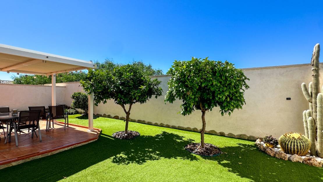 Sale - Villa - Torrevieja - Torrevieja Centro