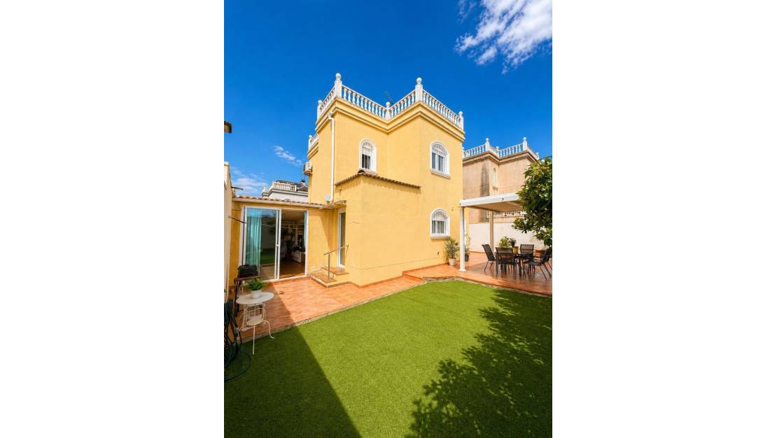 Sale - Villa - Torrevieja - Torrevieja Centro