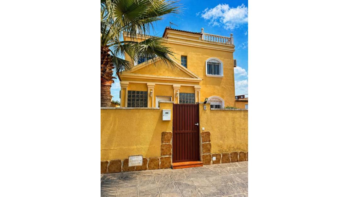 Sale - Villa - Torrevieja - Torrevieja Centro