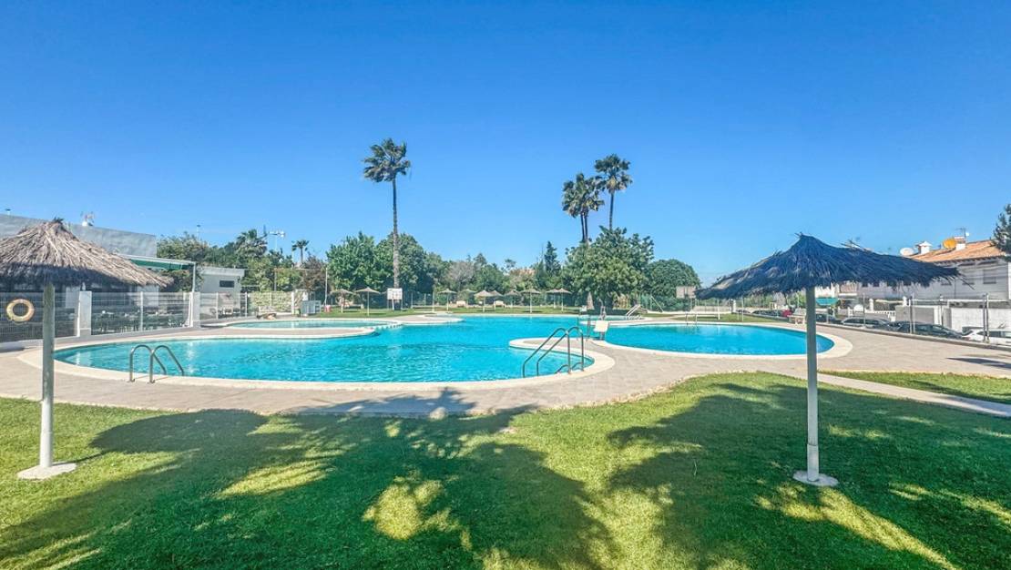 Sale - Villa - Torrevieja - Torrevieja Centro