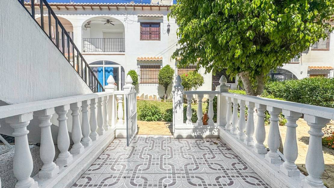 Sale - Villa - Torrevieja - Torrevieja Centro