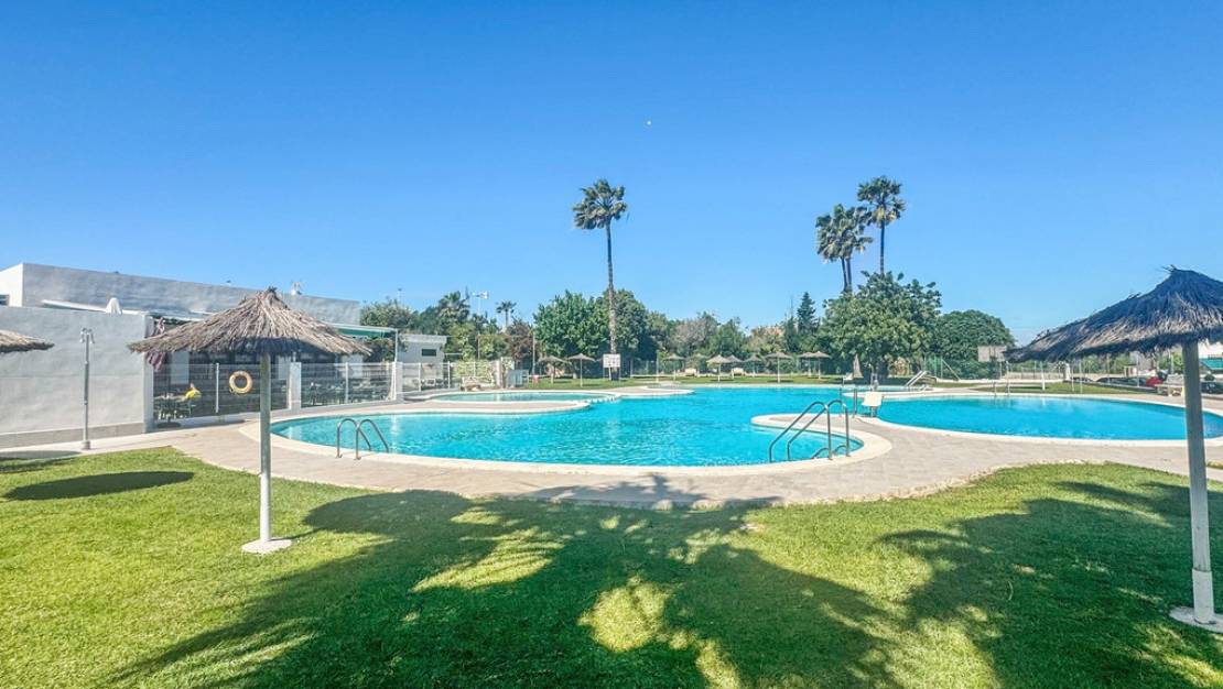 Sale - Villa - Torrevieja - Torrevieja Centro