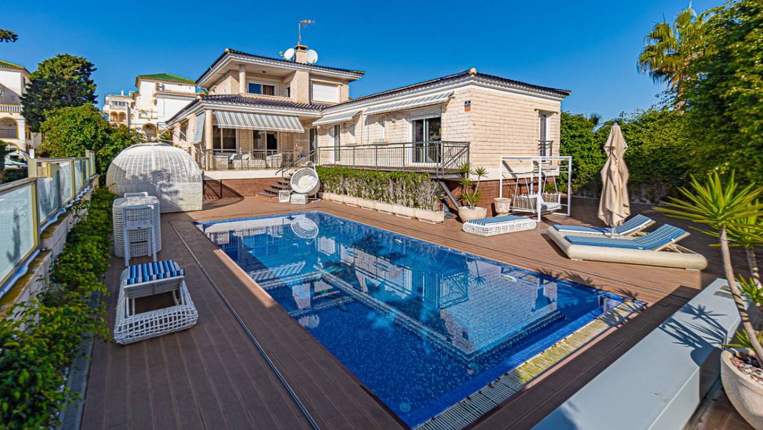 Sale - Villa - Torrevieja - Torrevieja Centro
