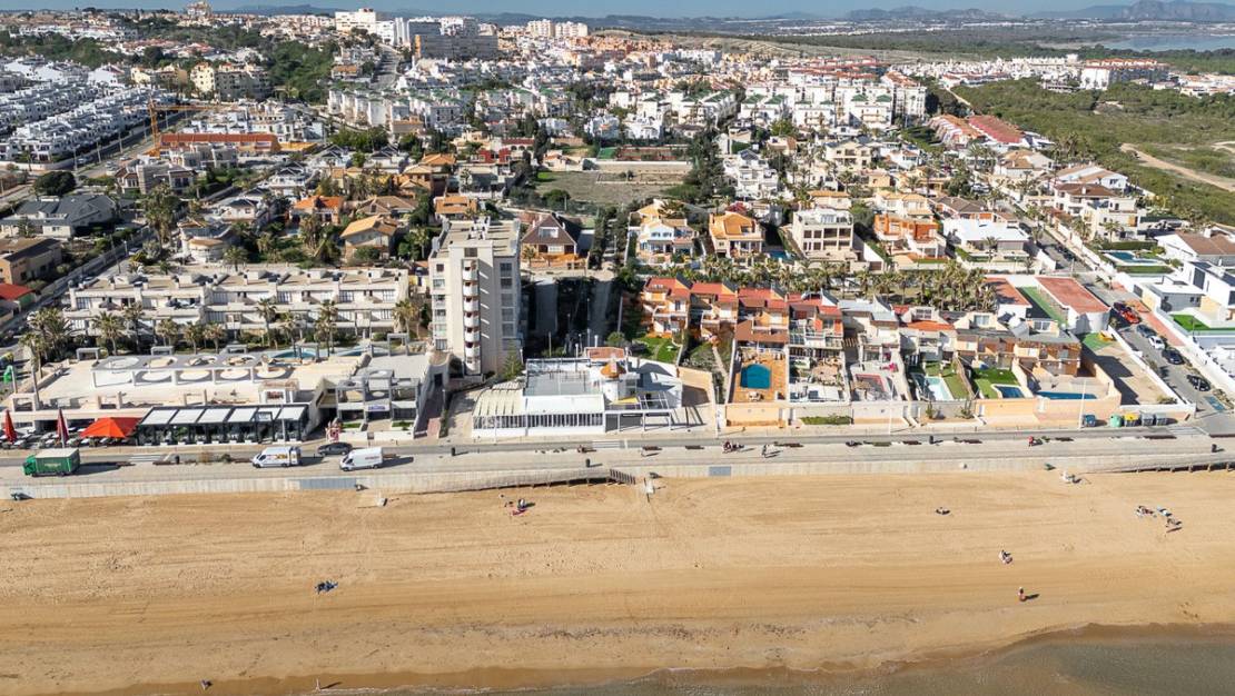 Sale - Villa - Torrevieja - Torrevieja Centro