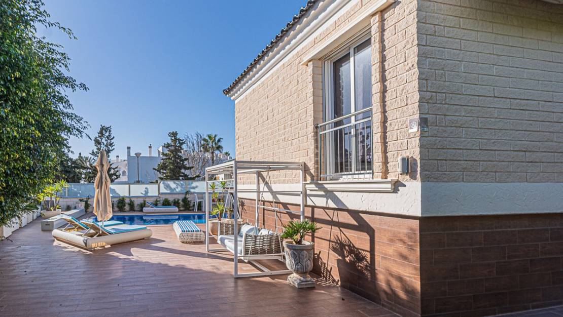 Sale - Villa - Torrevieja - Torrevieja Centro
