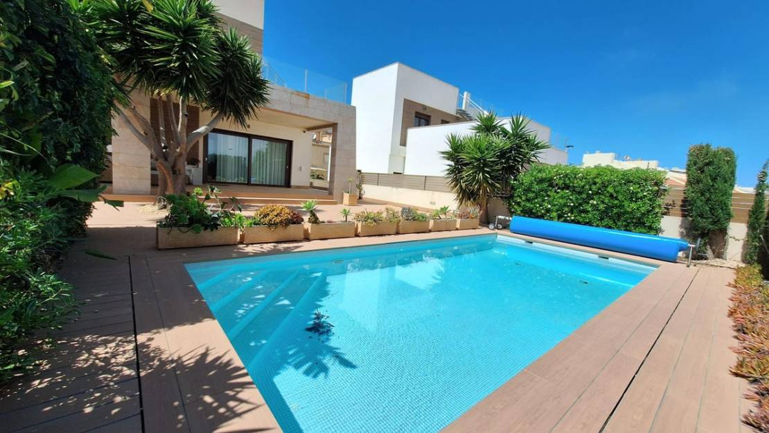 Sale - Villa - Torrevieja - Torrevieja Centro