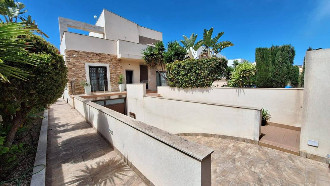 Sale - Villa - Torrevieja - Torrevieja Centro