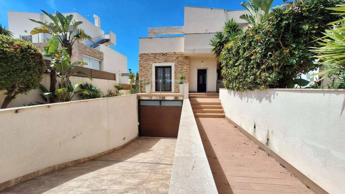 Sale - Villa - Torrevieja - Torrevieja Centro