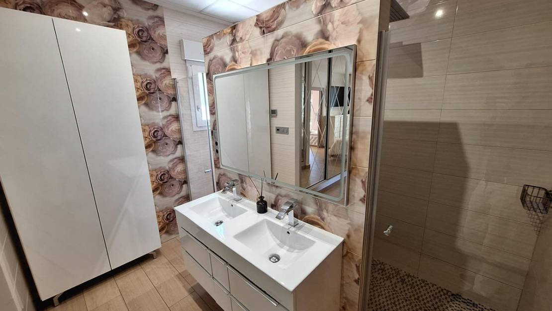 Sale - Villa - Torrevieja - Torrevieja Centro