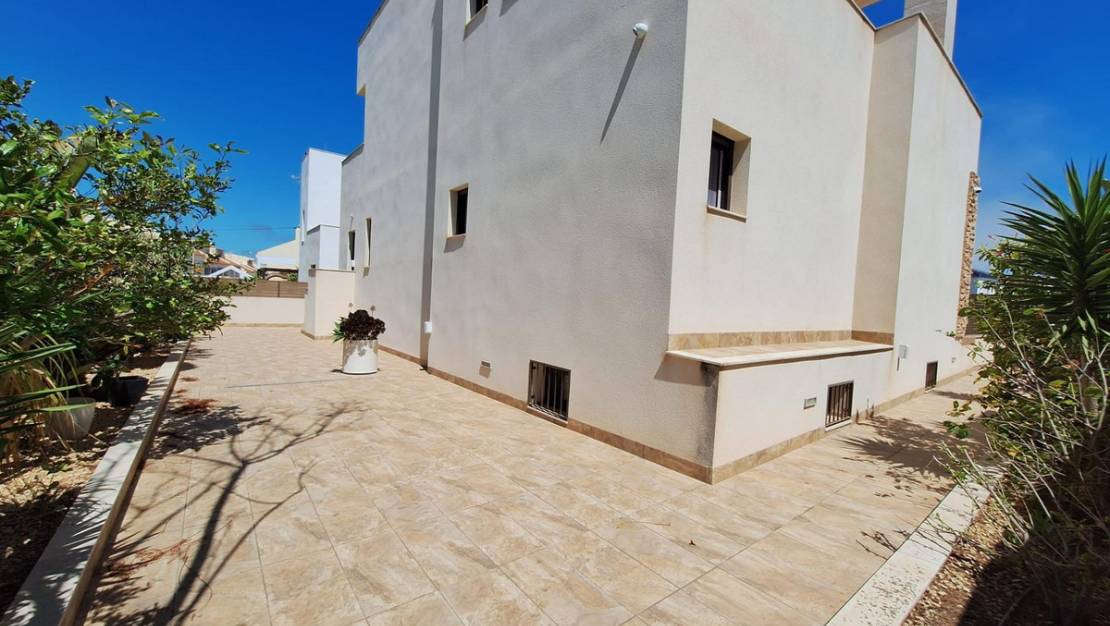 Sale - Villa - Torrevieja - Torrevieja Centro
