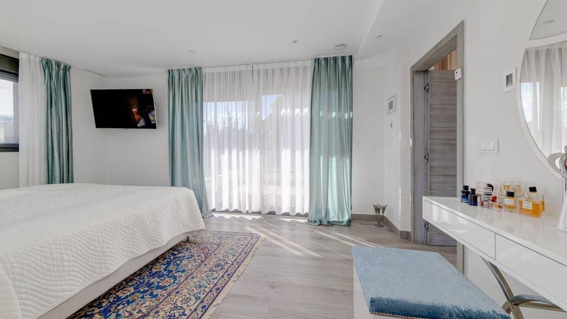 Sale - Villa - Torrevieja - Torrevieja Centro