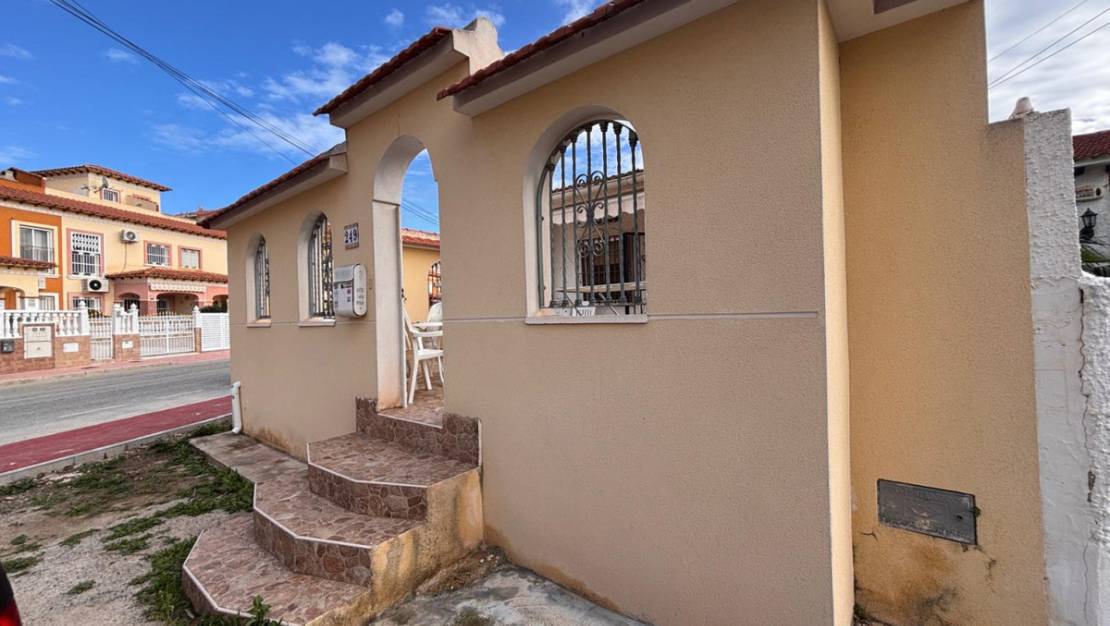 Sale - Villa - Torrevieja - Torrevieja Centro