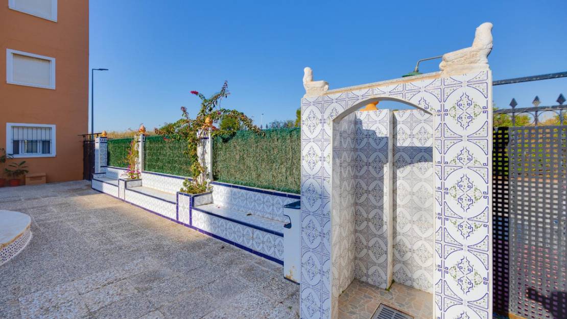 Sale - Villa - Torrevieja - Torrevieja Centro