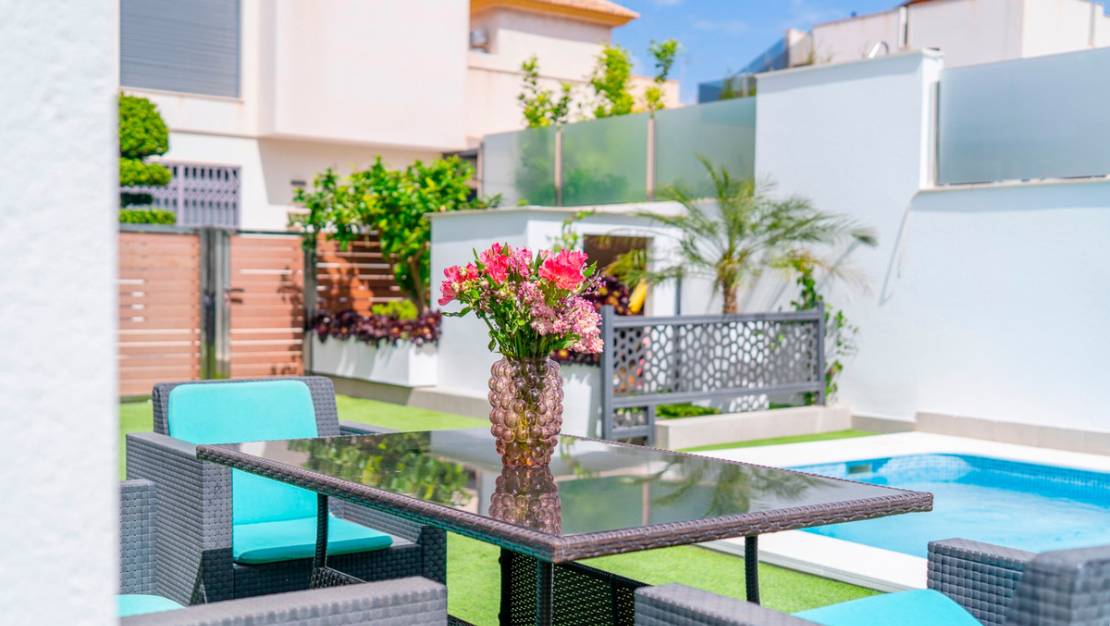 Sale - Villa - Torrevieja - Torrevieja Centro