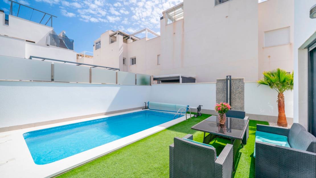 Sale - Villa - Torrevieja - Torrevieja Centro