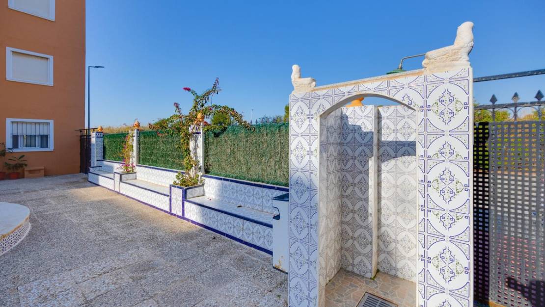 Sale - Villa - Torrevieja - Torrevieja Centro
