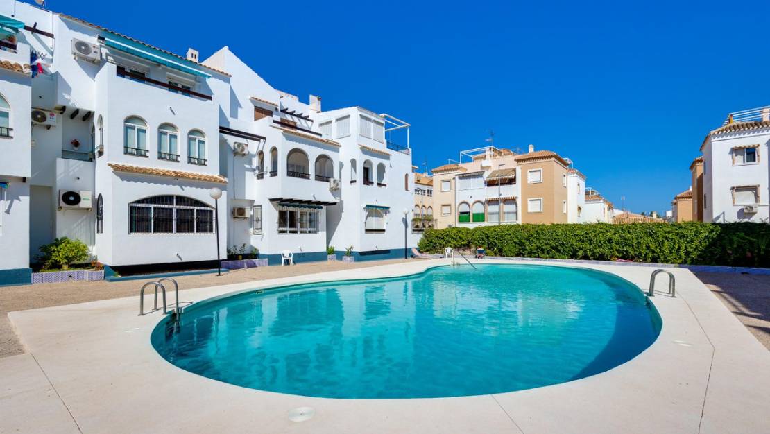 Sale - Villa - Torrevieja - Torrevieja Centro