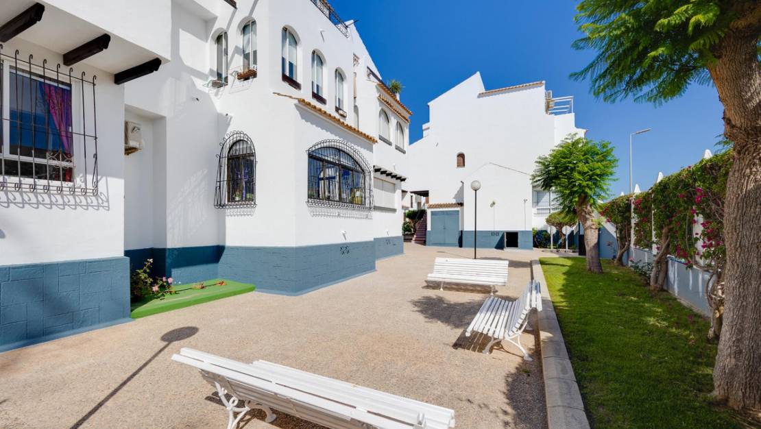 Sale - Villa - Torrevieja - Torrevieja Centro
