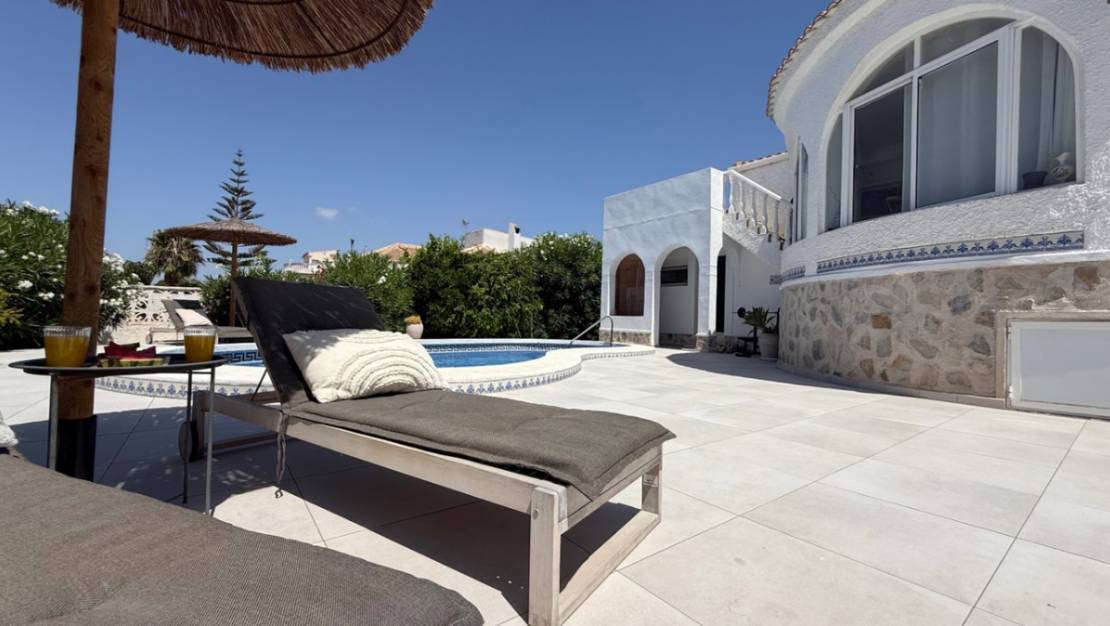 Sale - Villa - Torrevieja - Torrevieja Centro