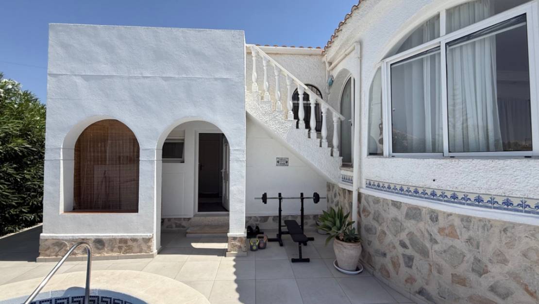 Sale - Villa - Torrevieja - Torrevieja Centro