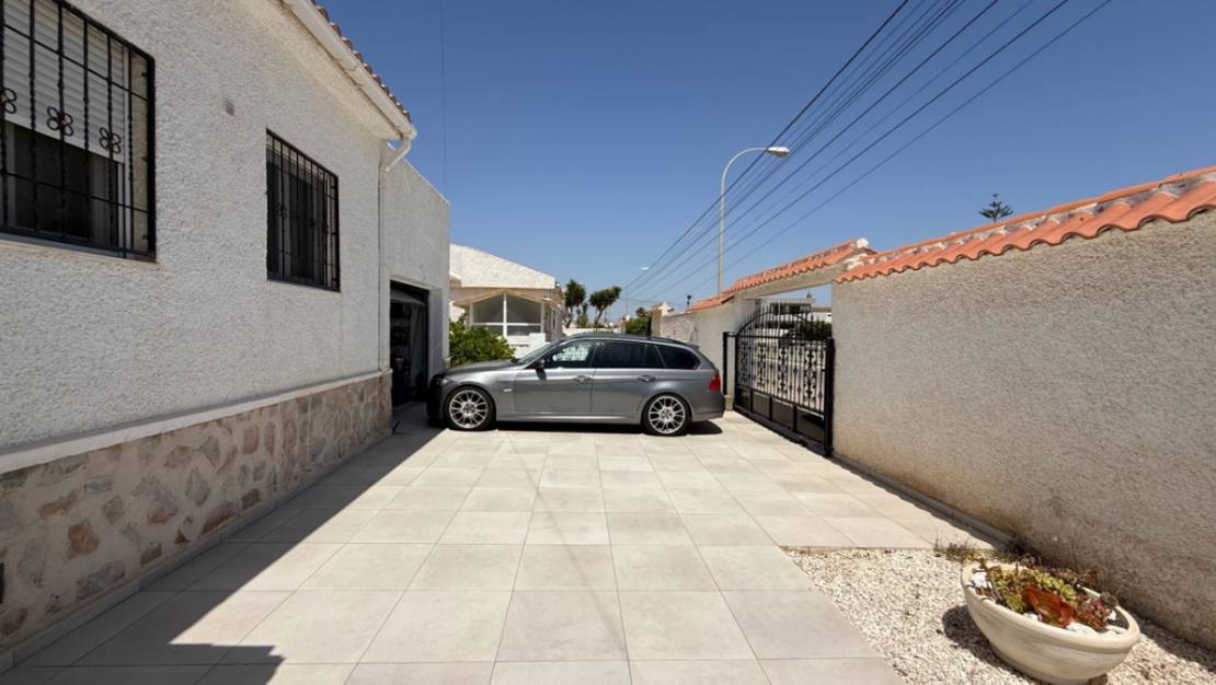 Sale - Villa - Torrevieja - Torrevieja Centro