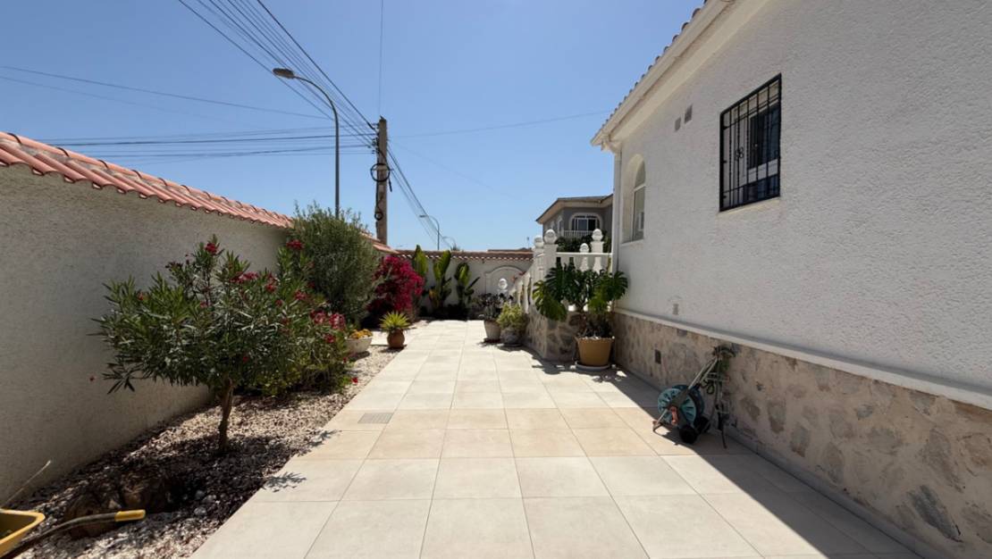 Sale - Villa - Torrevieja - Torrevieja Centro