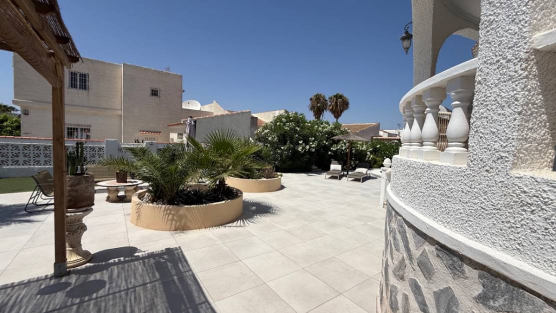Sale - Villa - Torrevieja - Torrevieja Centro