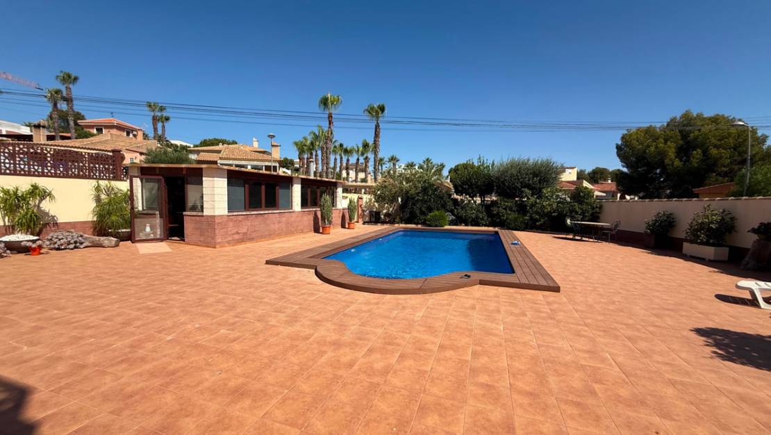Sale - Villa - Torrevieja - Torrevieja Centro